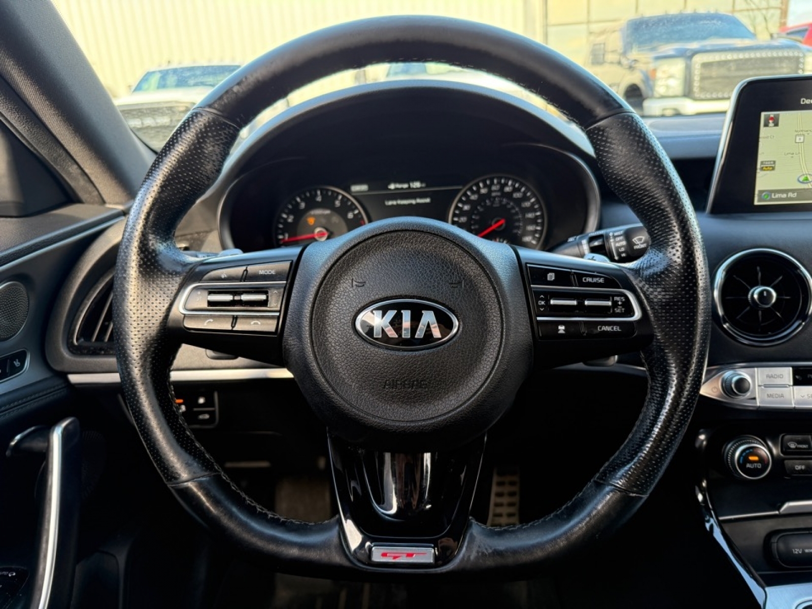 2018 Kia Stinger image