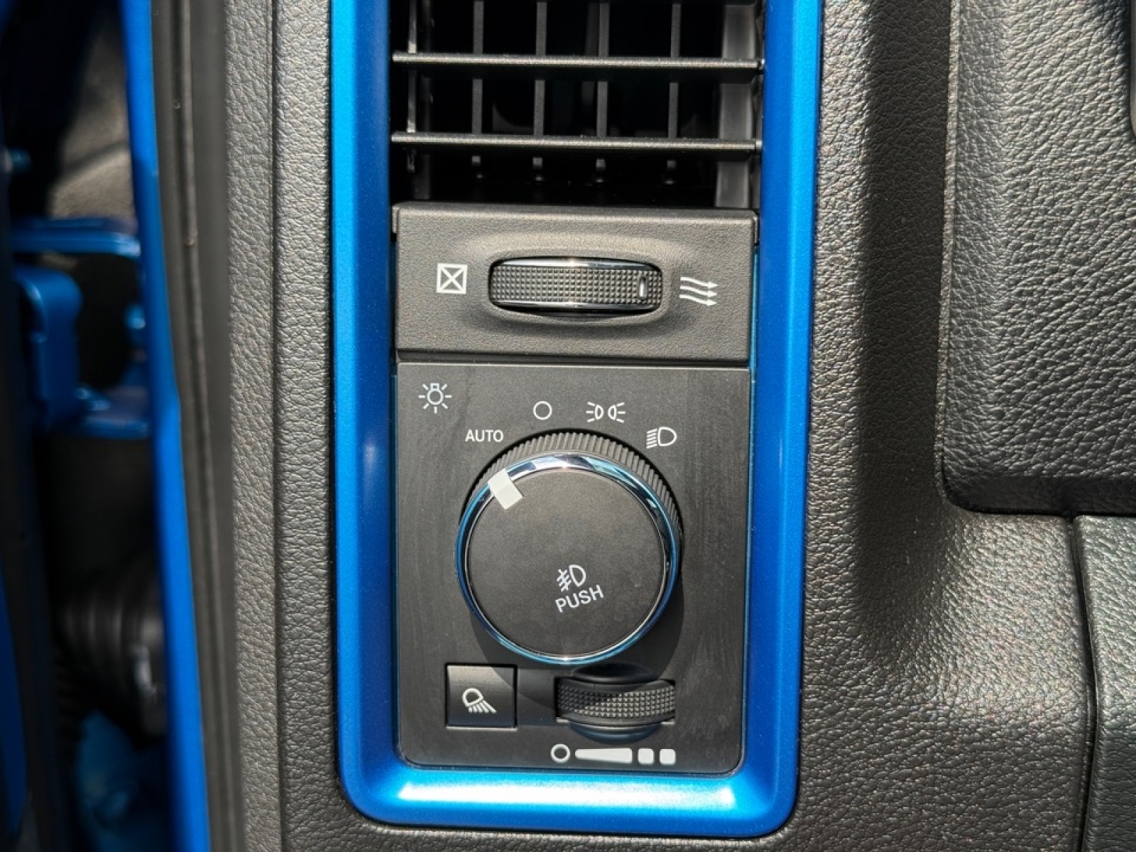 2018 Ram 1500 Sport photo 35