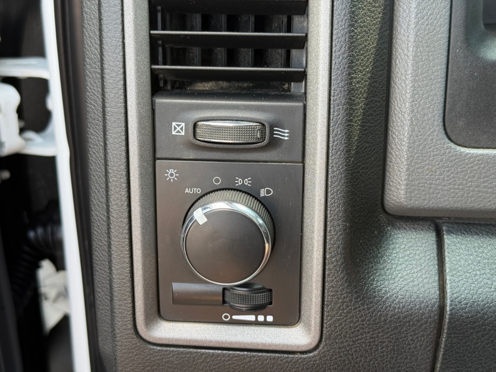 2018 Ram 5500 Chassis Tradesman, 38510, Photo