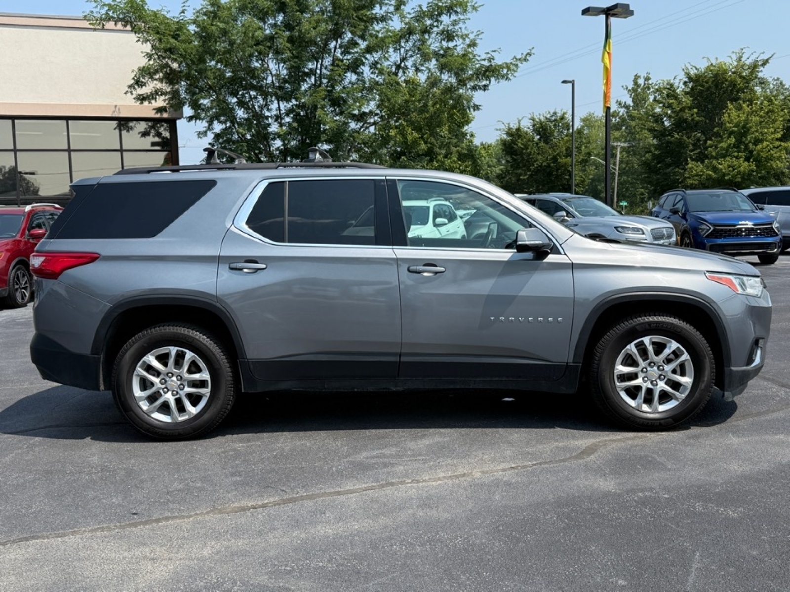 2019 Chevrolet Traverse 1LT photo 9