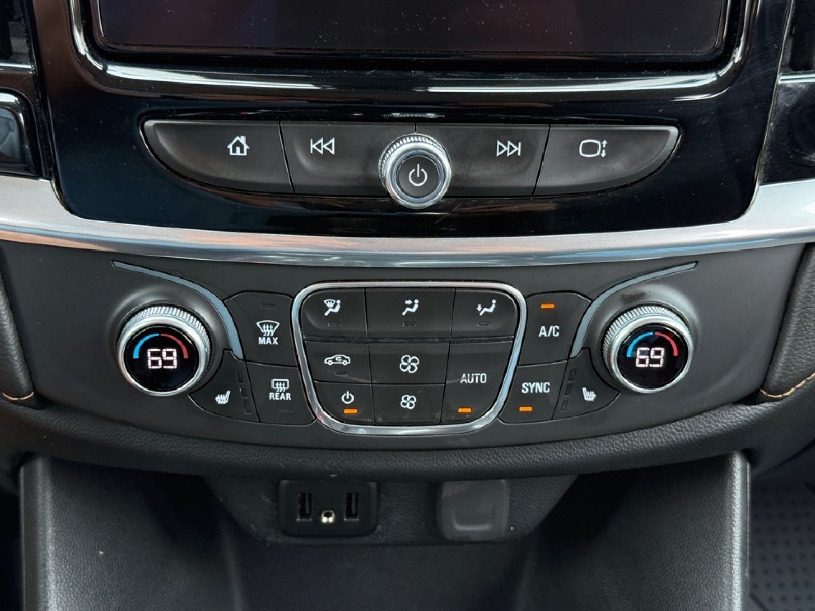 2019 Chevrolet Traverse 1LT photo 30