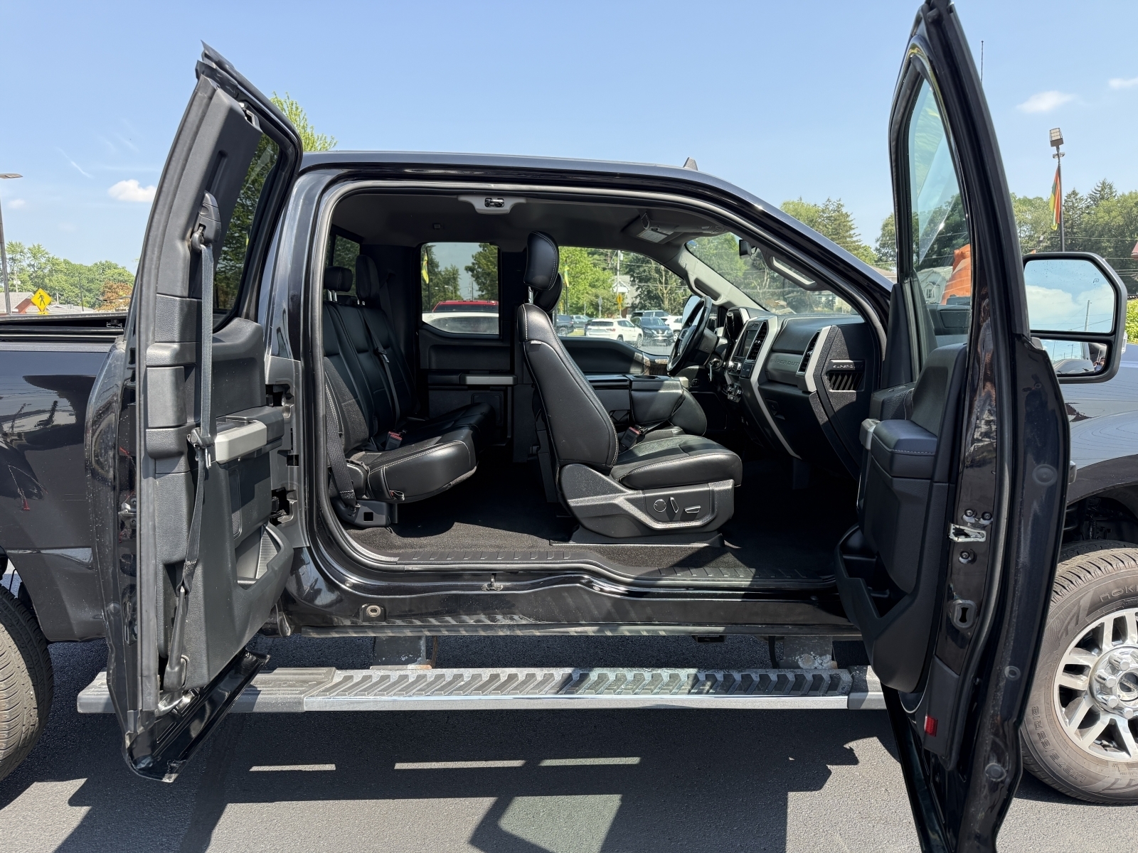 2019 Ford F-250 LARIAT, 38577, Photo
