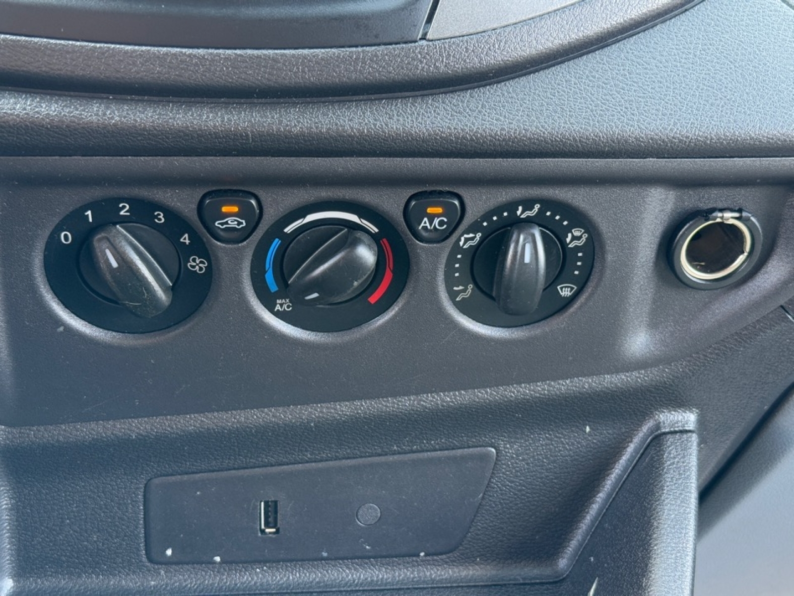 2019 Ford Transit-250 T-250 148