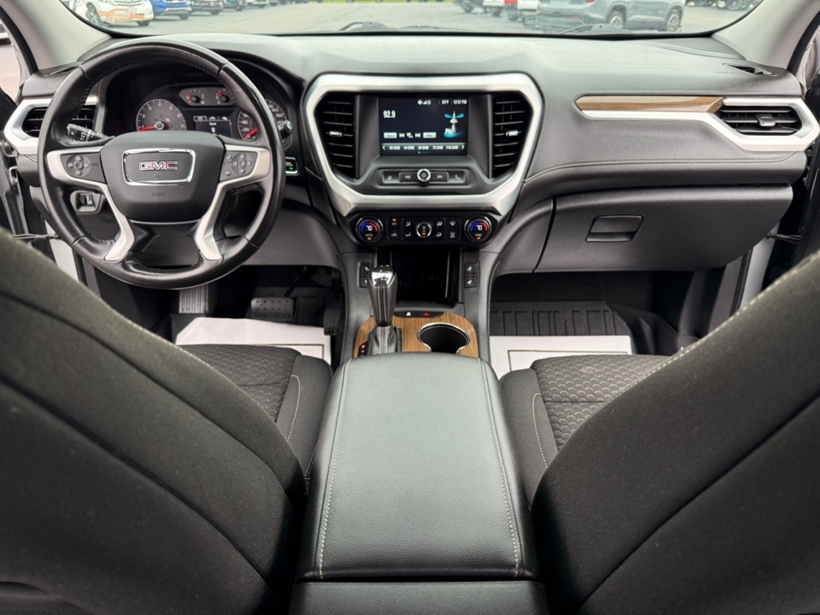 2019 GMC Acadia image