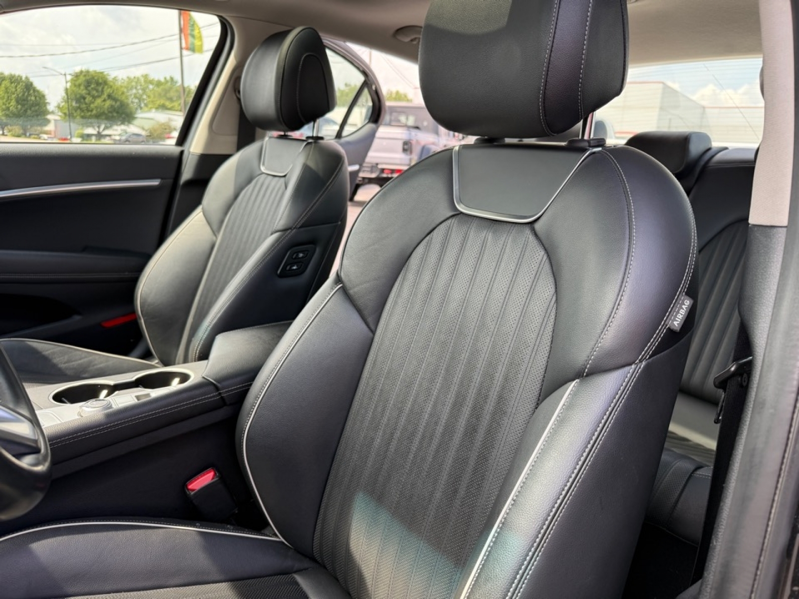 2019 Genesis G70 2.0T Advanced photo 16