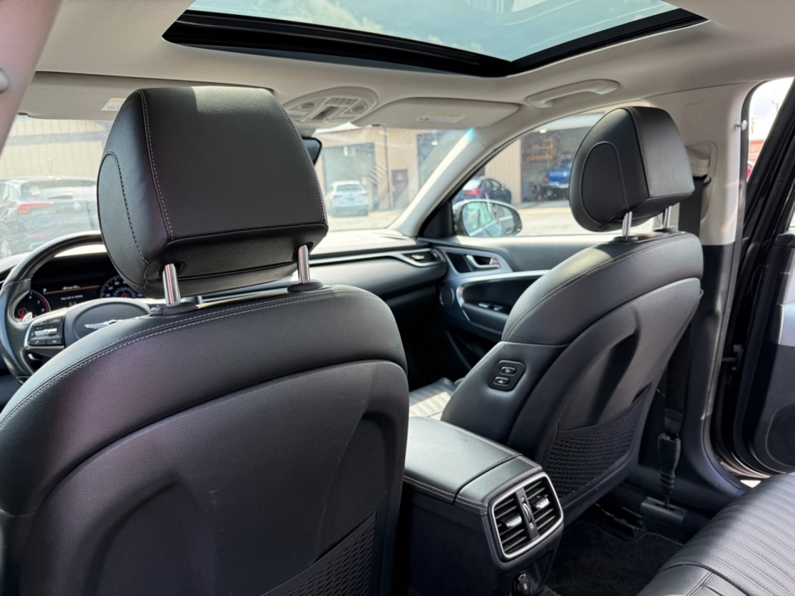 2019 Genesis G70 2.0T Advanced photo 18