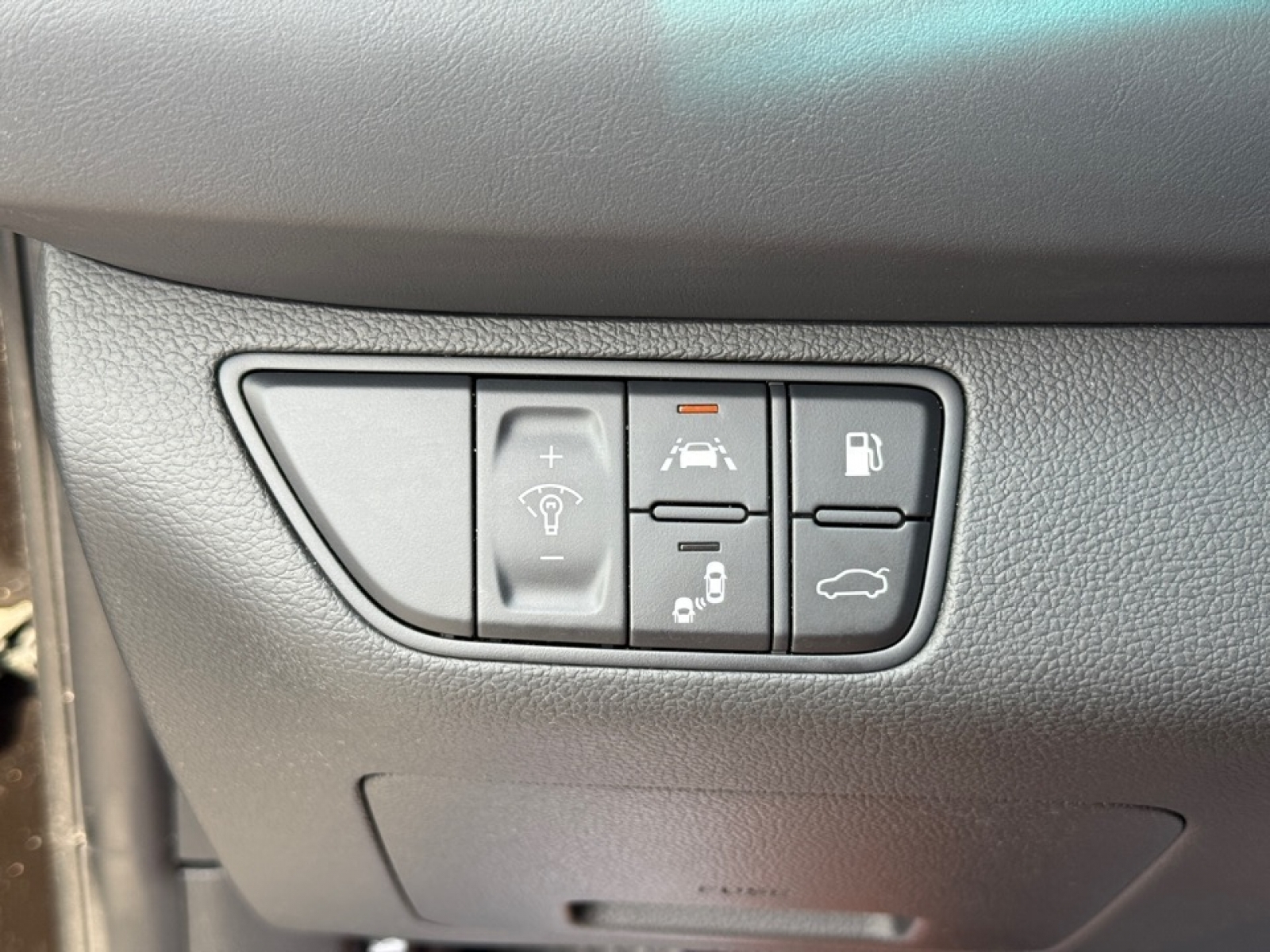 2019 Genesis G70 2.0T Advanced photo 33