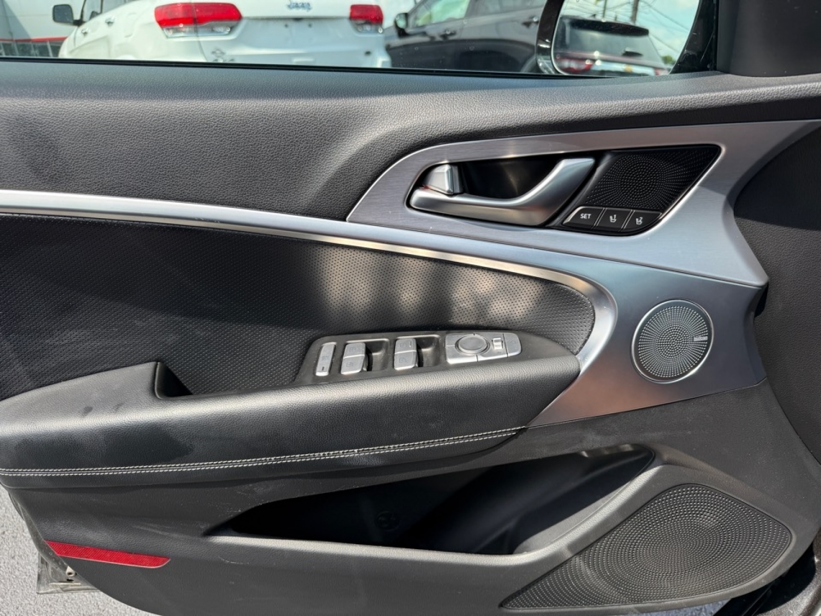 2019 Genesis G70 2.0T Advanced photo 34