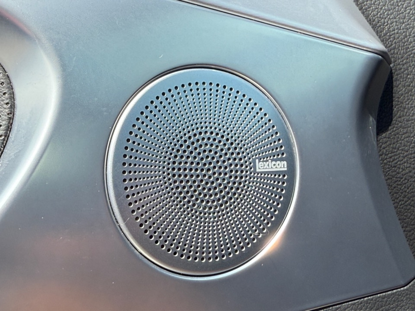 2019 Genesis G70 2.0T Advanced photo 39