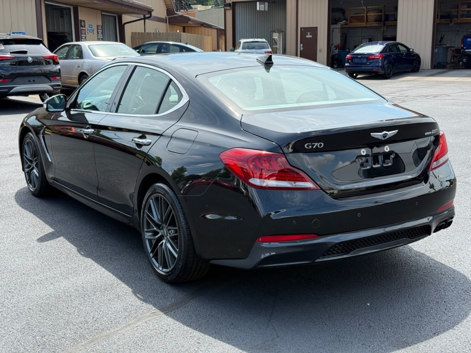 2019 Genesis G70 2.0T Advanced photo 6