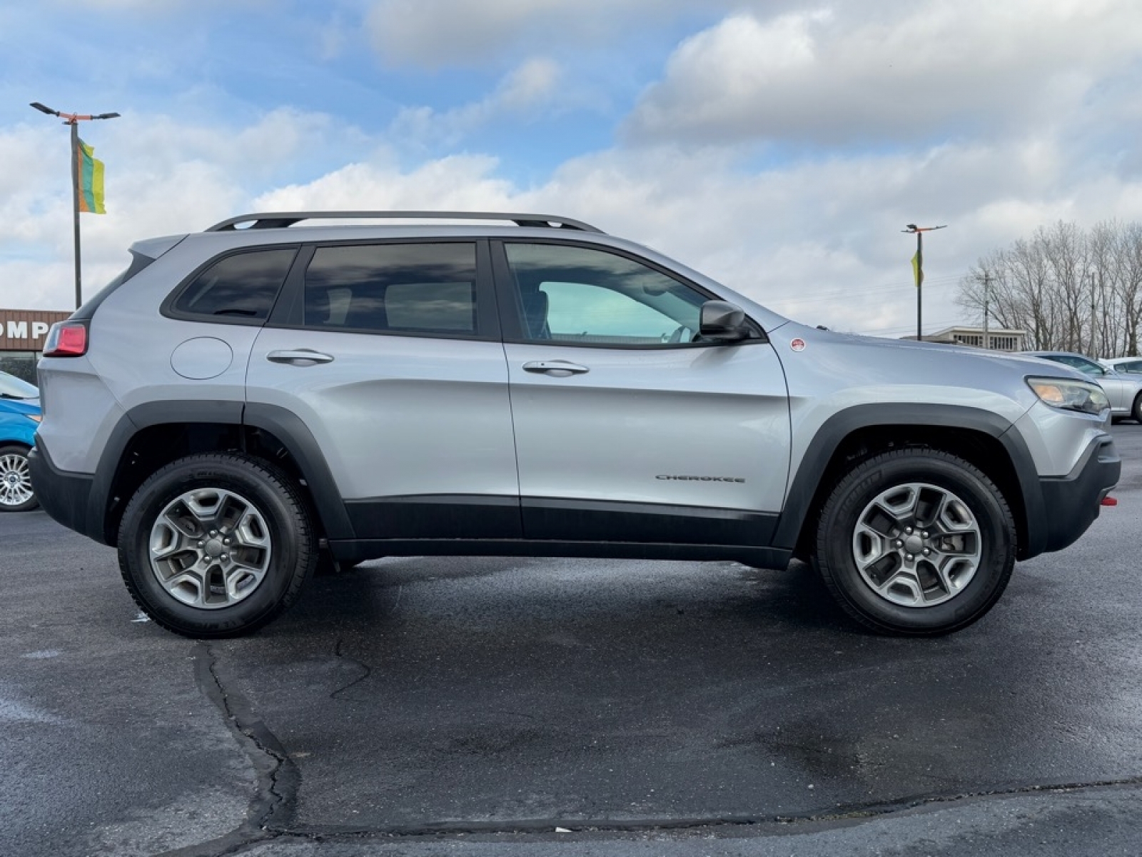 2019 Jeep Cherokee image