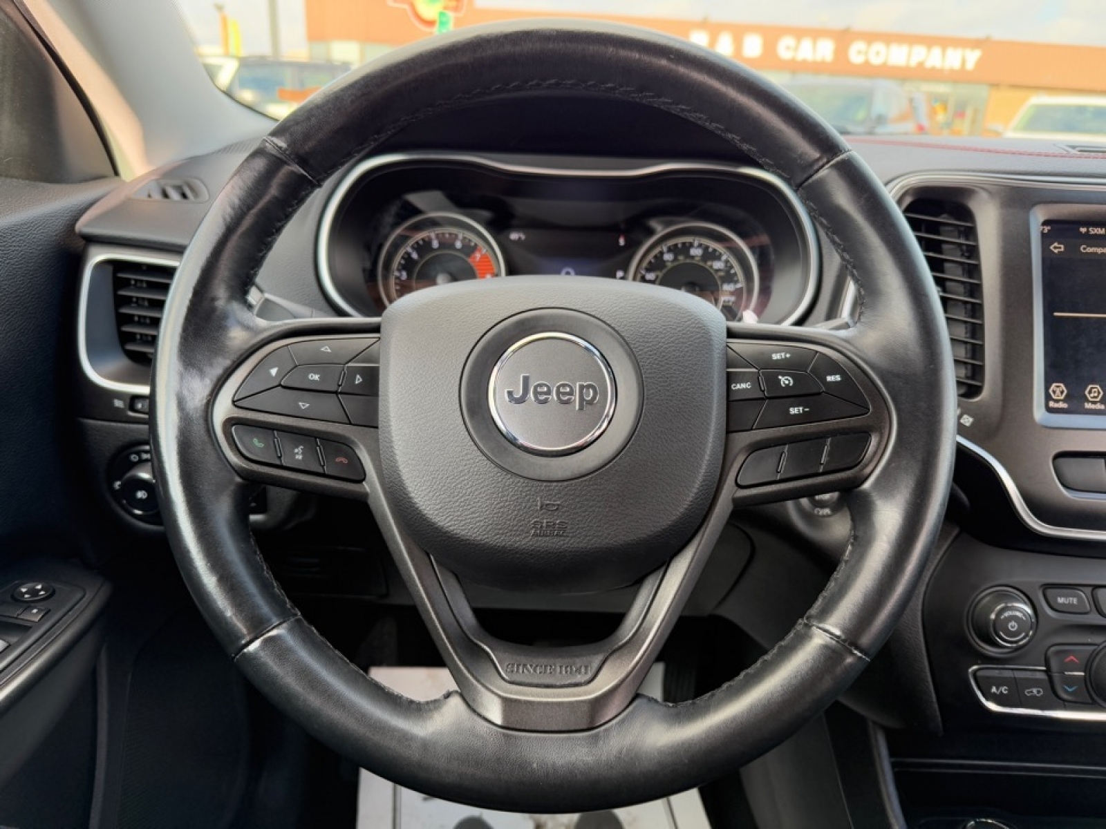 2019 Jeep Cherokee image