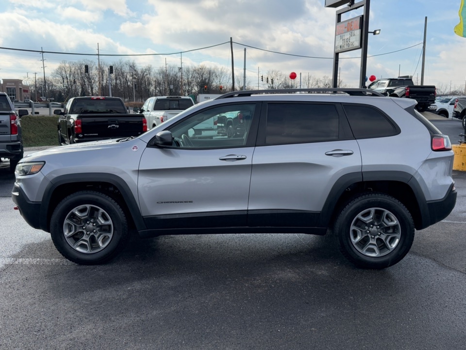 2019 Jeep Cherokee image