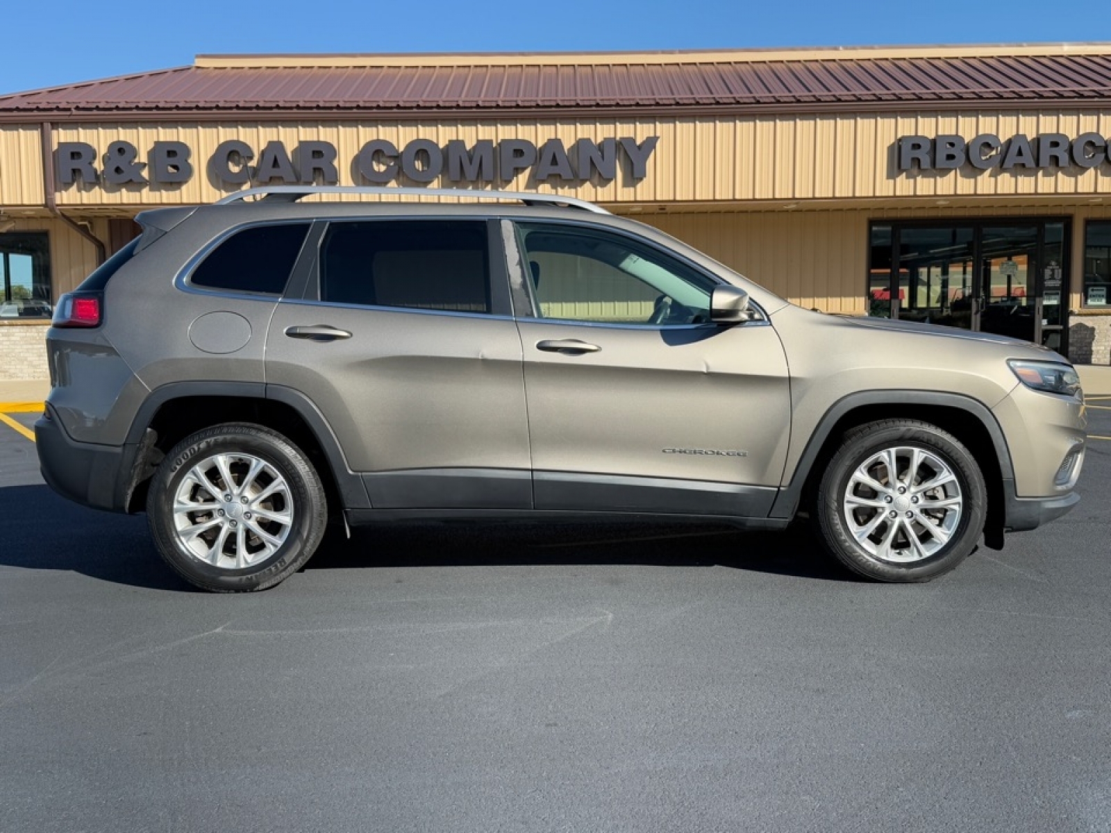 2019 Jeep Cherokee Latitude FWD, 38969, Photo