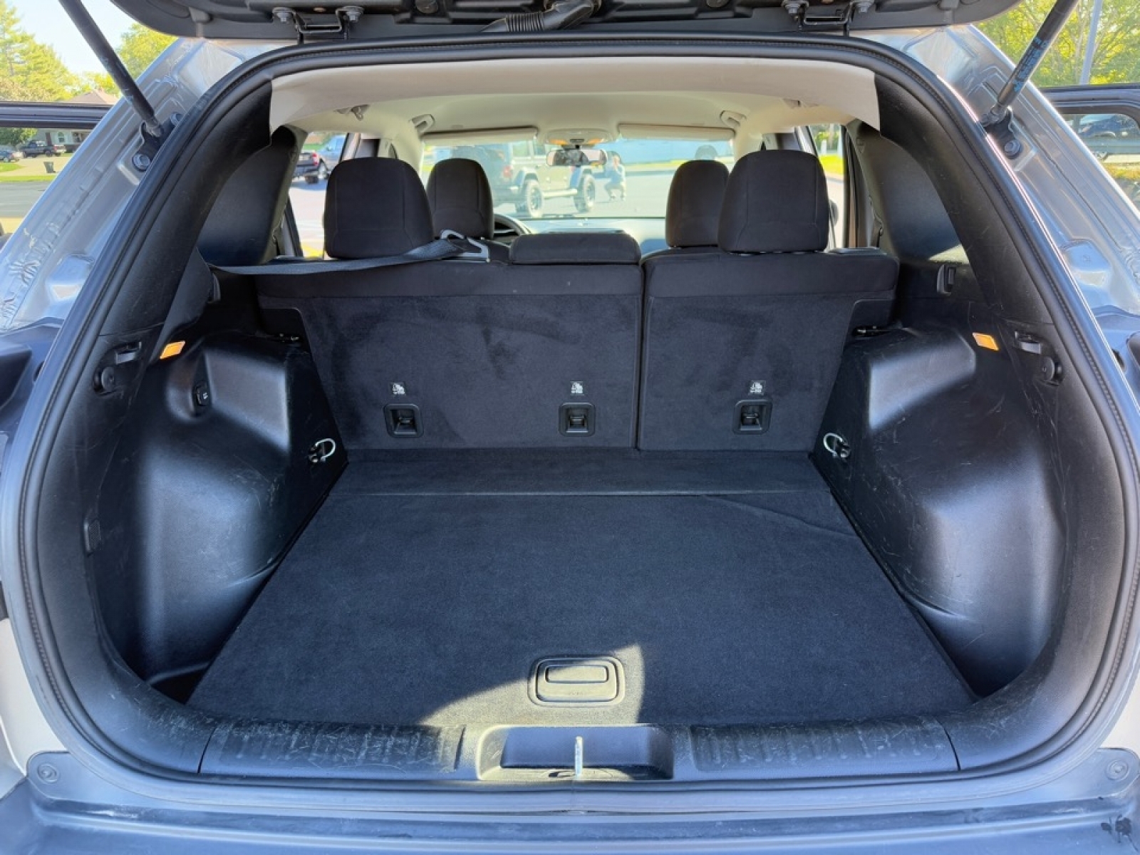 2019 Jeep Cherokee Latitude FWD, 38969, Photo