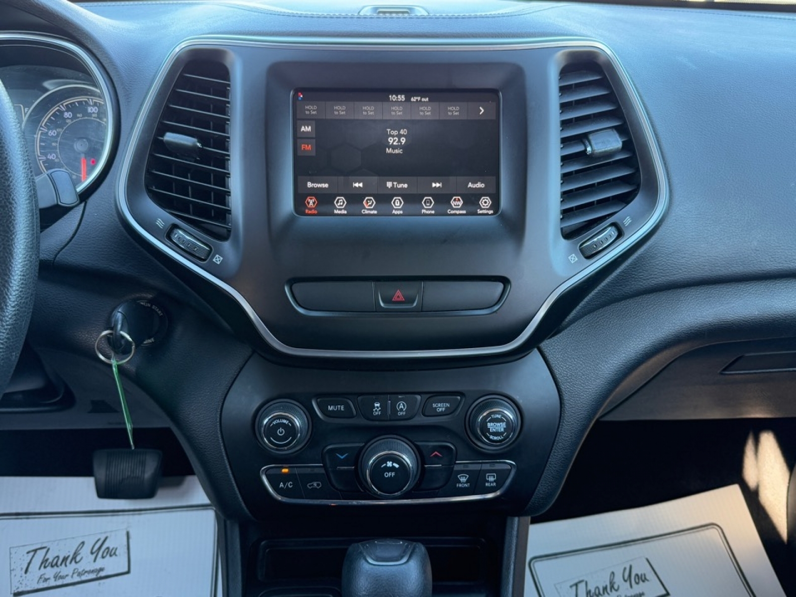 2019 Jeep Cherokee Latitude FWD, 38969, Photo