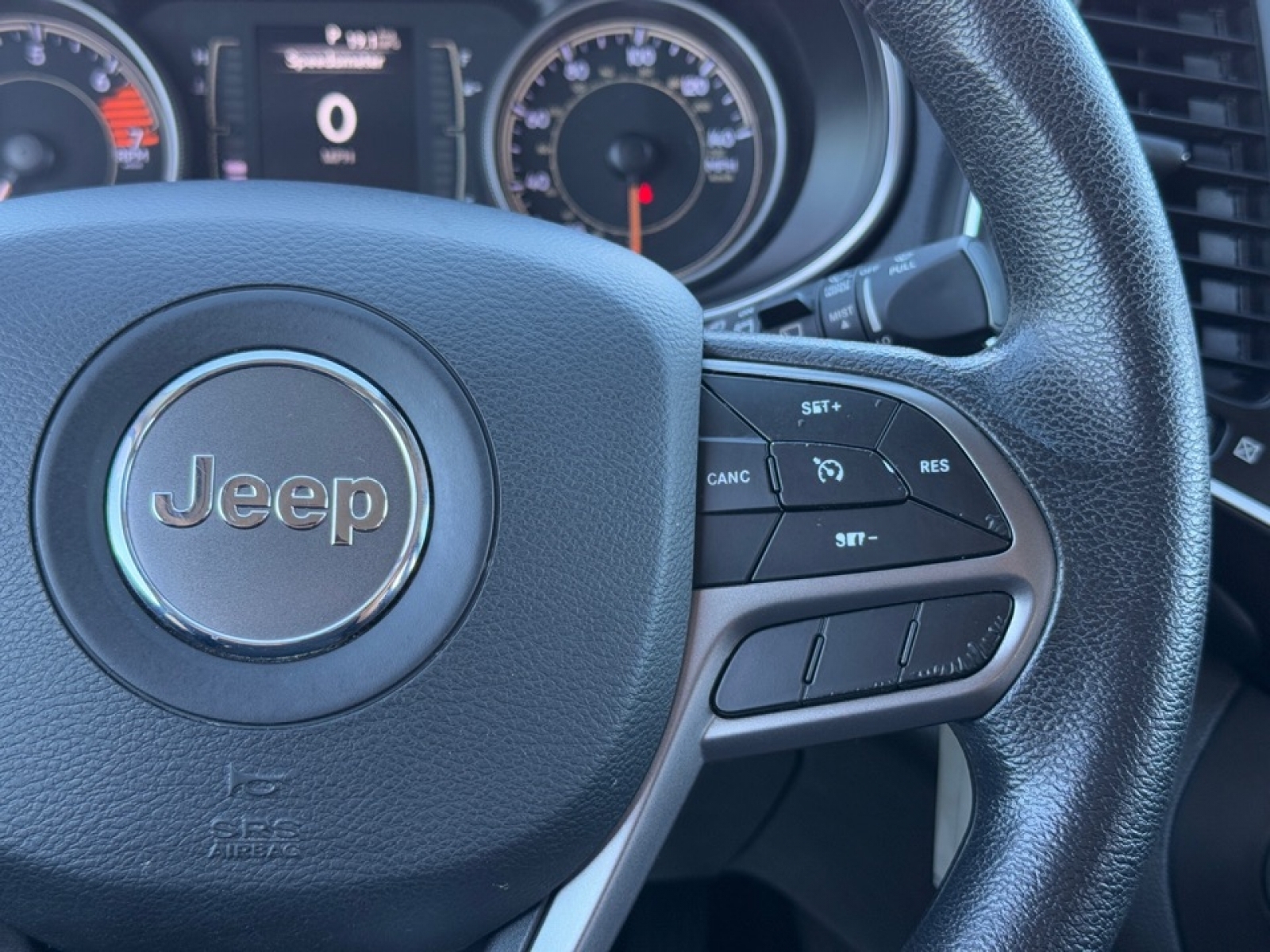 2019 Jeep Cherokee Latitude FWD, 38969, Photo