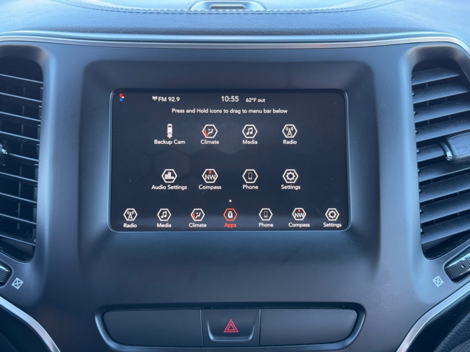 2019 Jeep Cherokee Latitude FWD, 38969, Photo