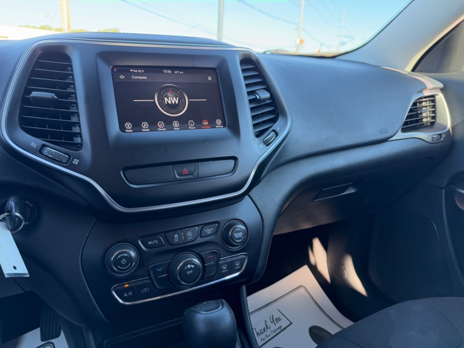 2019 Jeep Cherokee Latitude FWD, 38969, Photo