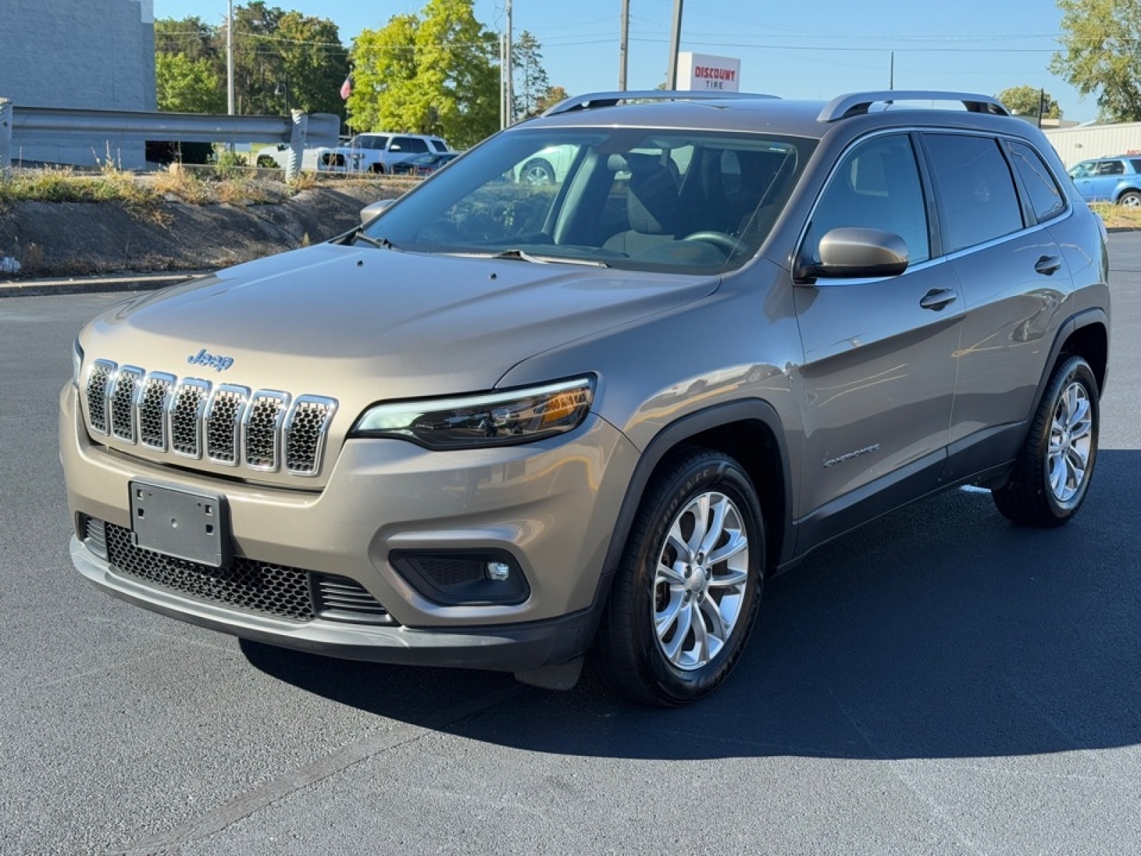 2019 Jeep Cherokee Latitude FWD, 38969, Photo