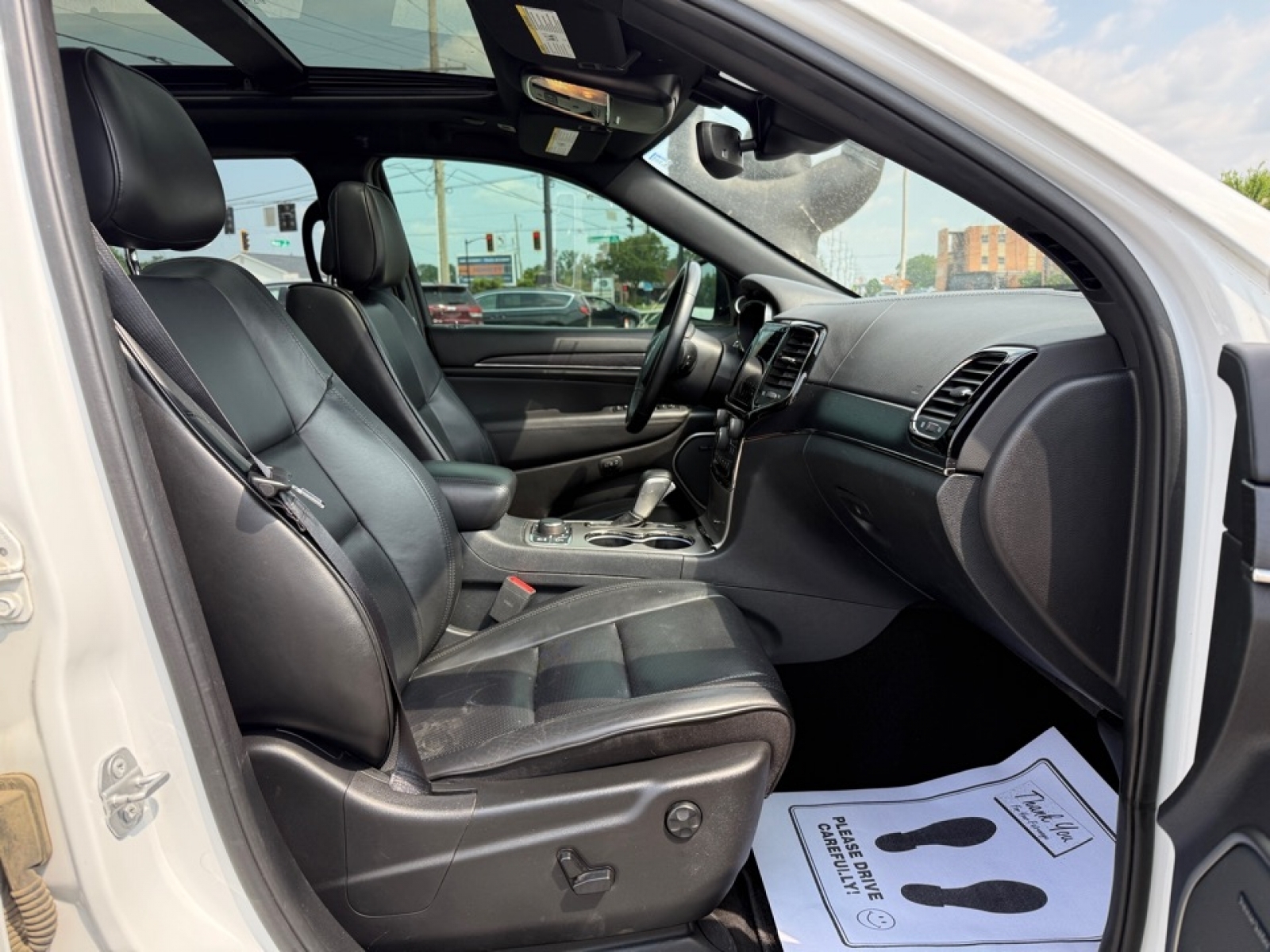 2019 Jeep Grand Cherokee Overland, 38502, Photo