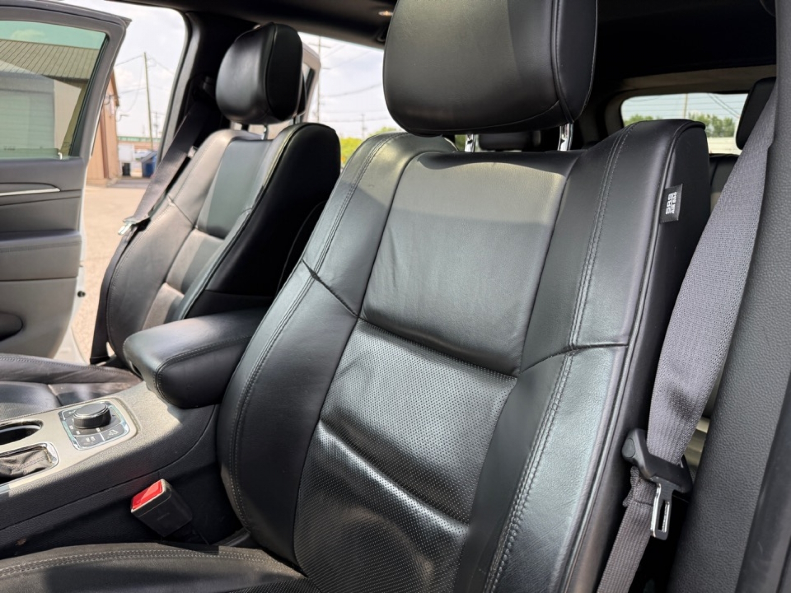 2019 Jeep Grand Cherokee Overland, 38502, Photo