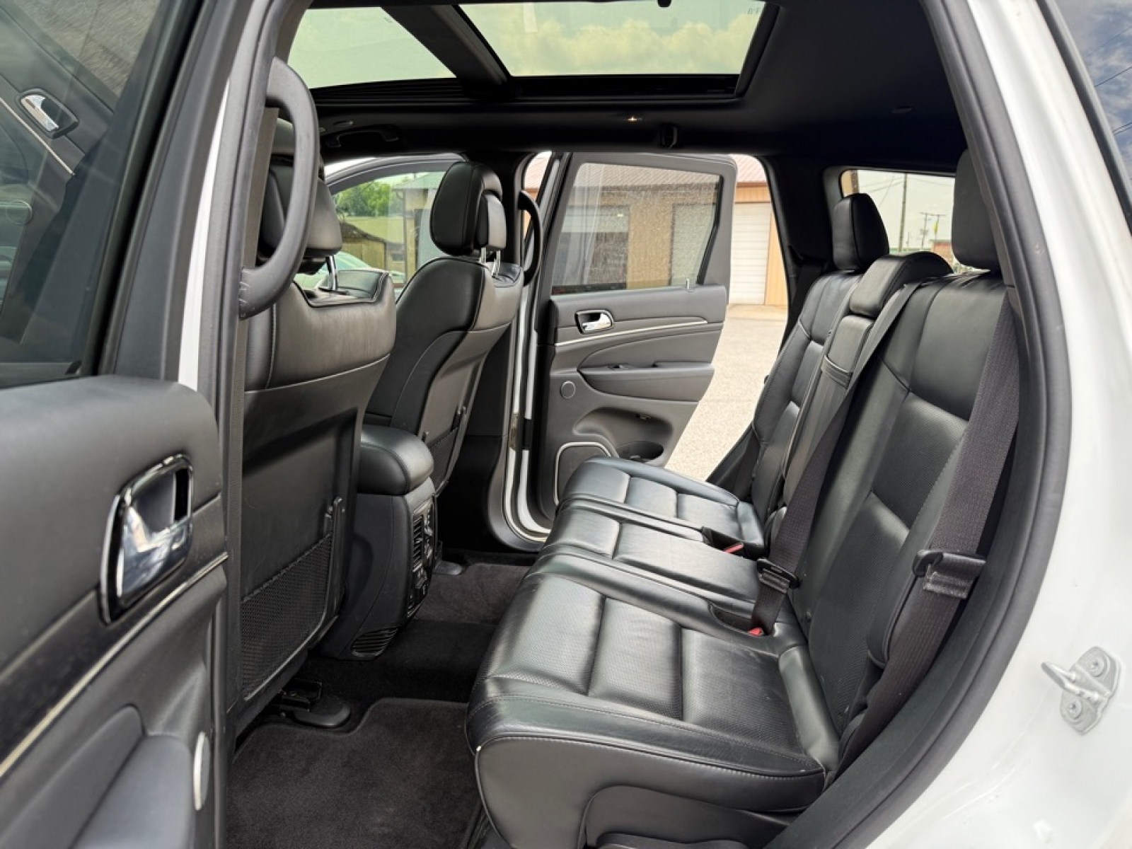 2019 Jeep Grand Cherokee Overland, 38502, Photo