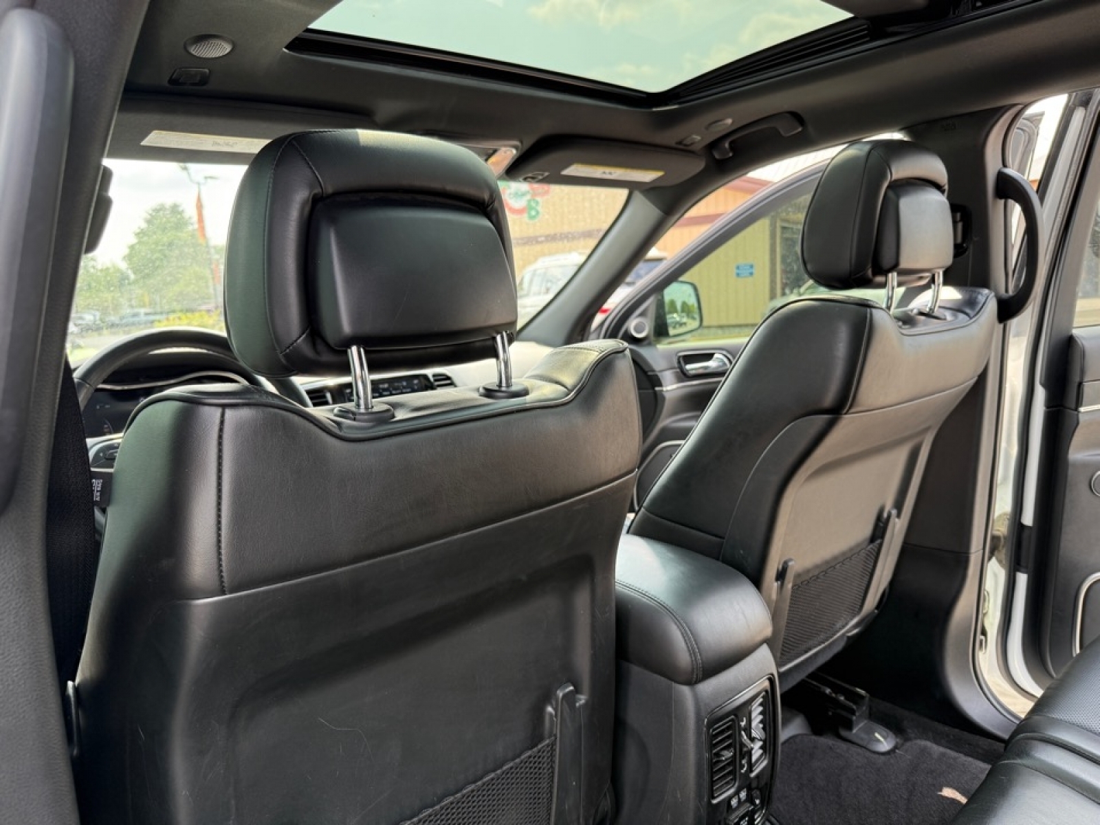 2019 Jeep Grand Cherokee Overland, 38502, Photo