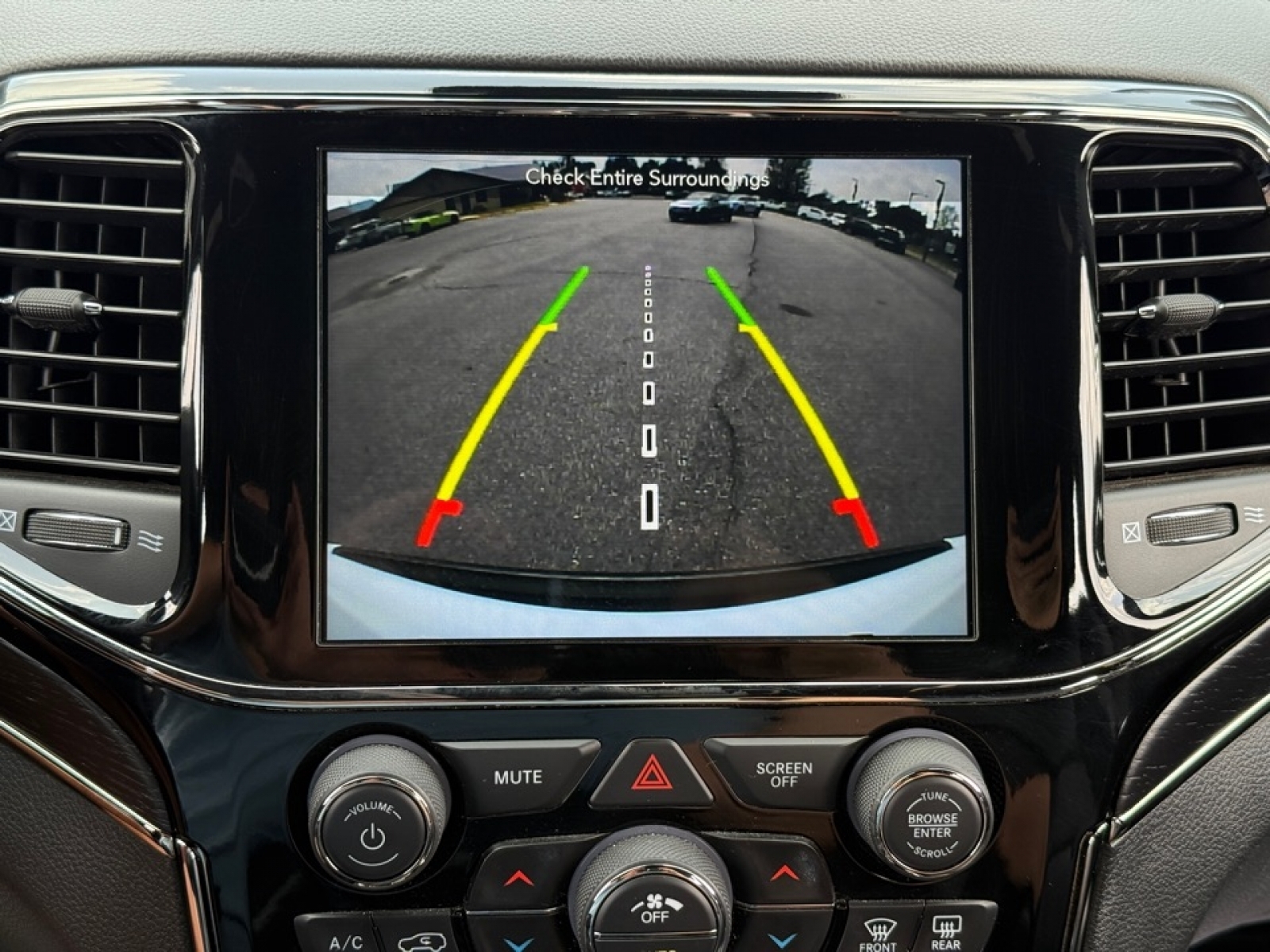 2019 Jeep Grand Cherokee Overland, 38502, Photo