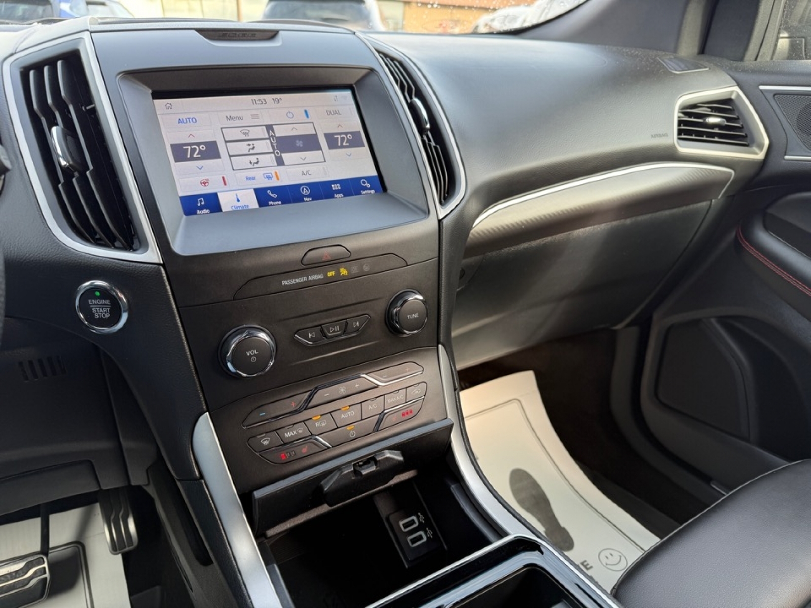 2020 Ford Edge image