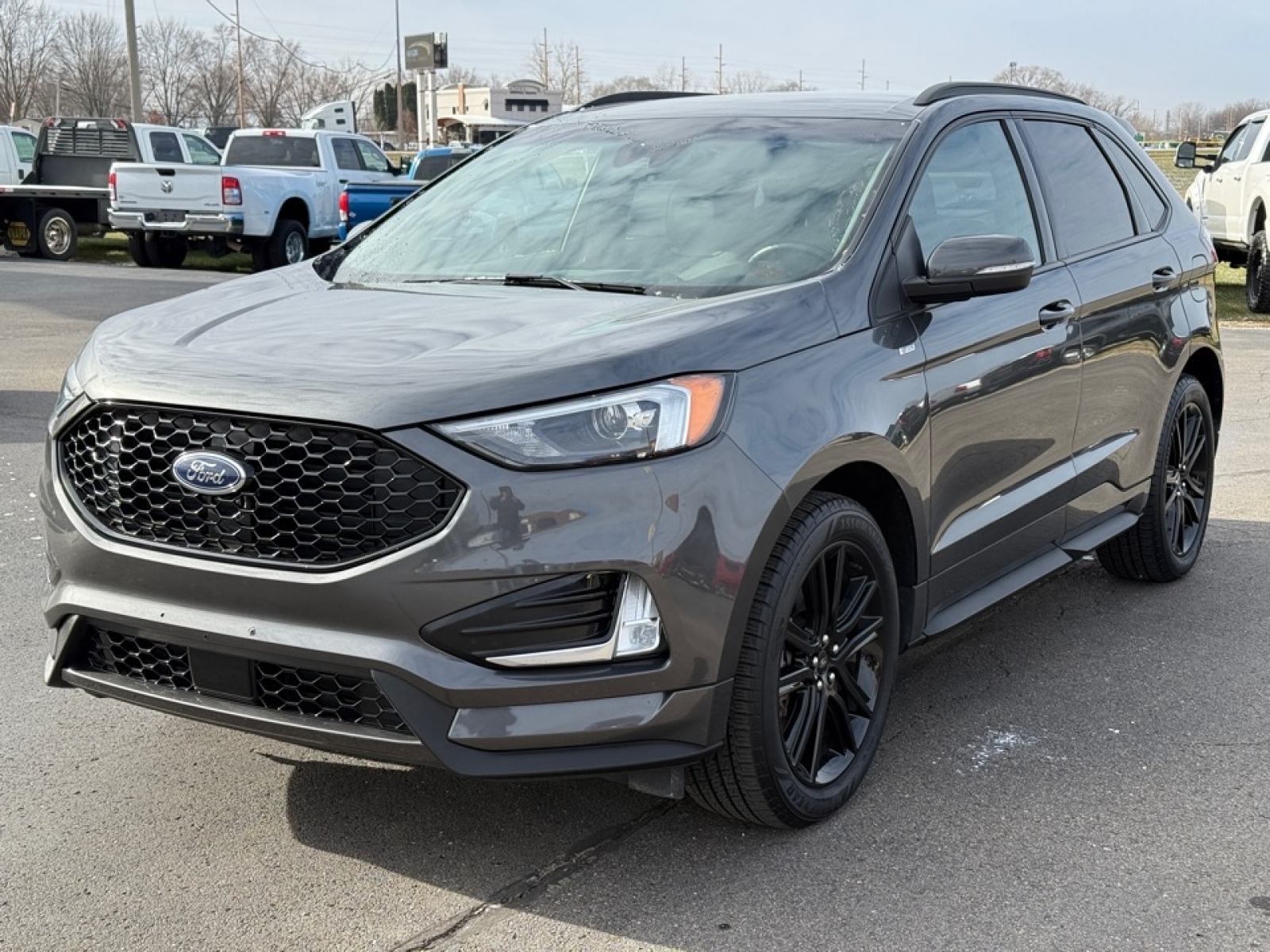 2020 Ford Edge image