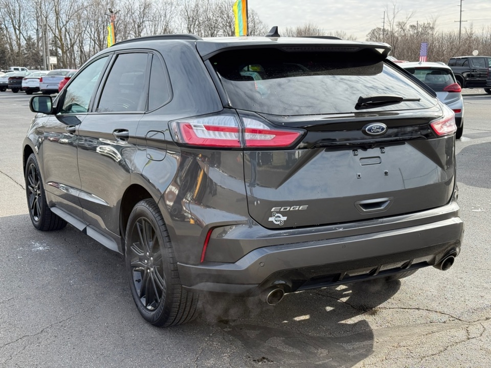 2020 Ford Edge image