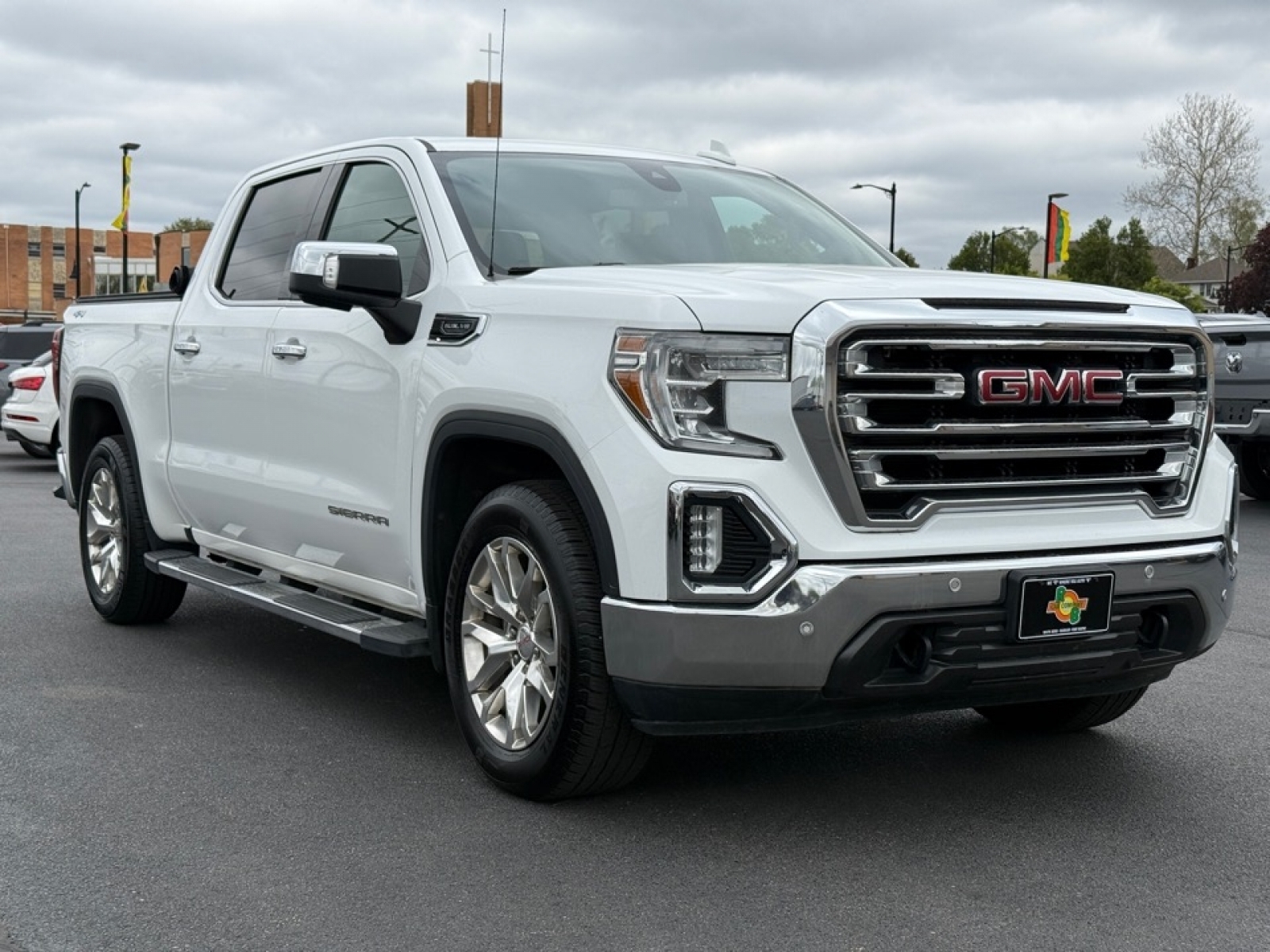 View vehicle photo 2