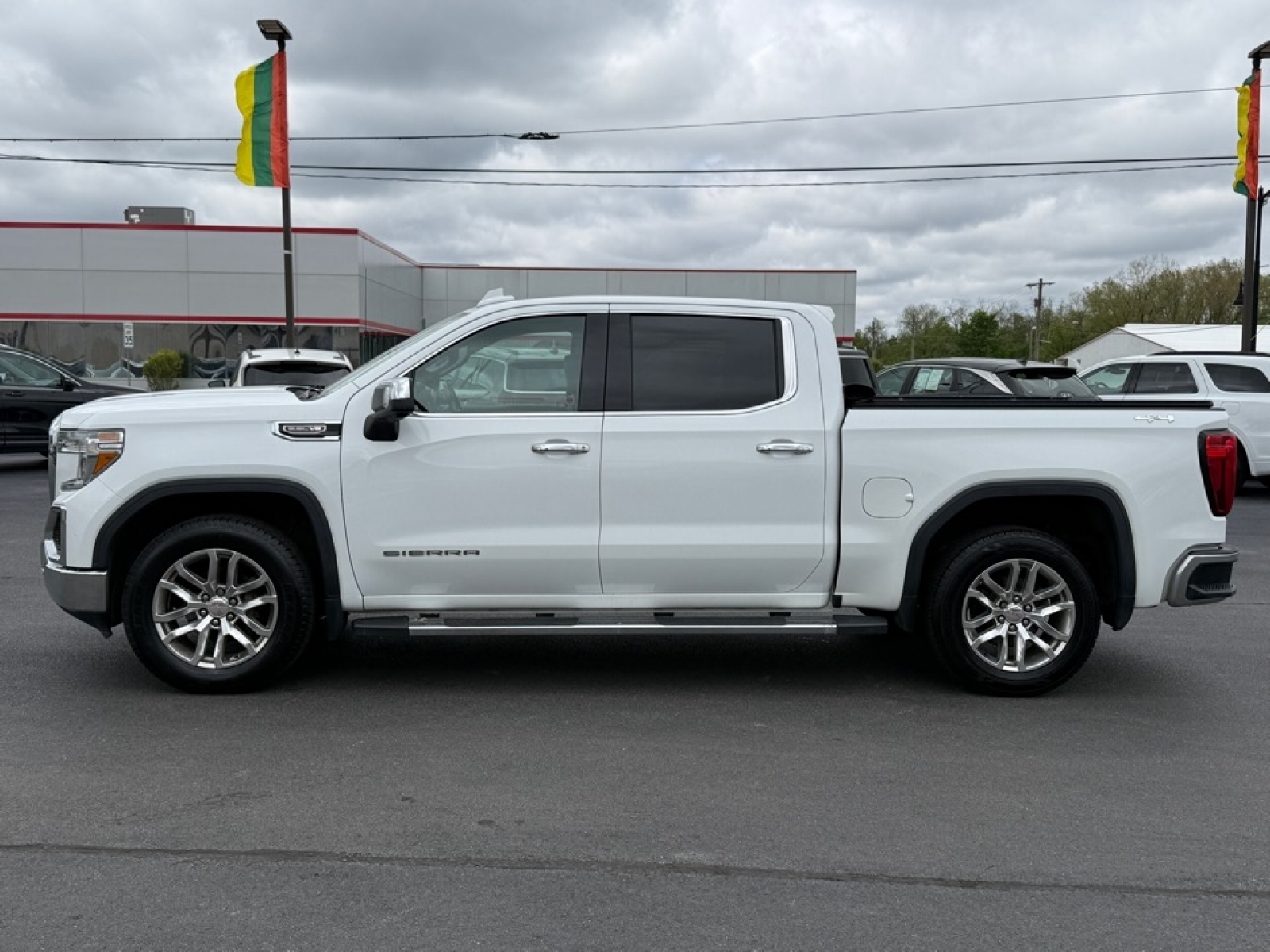 View vehicle photo 5