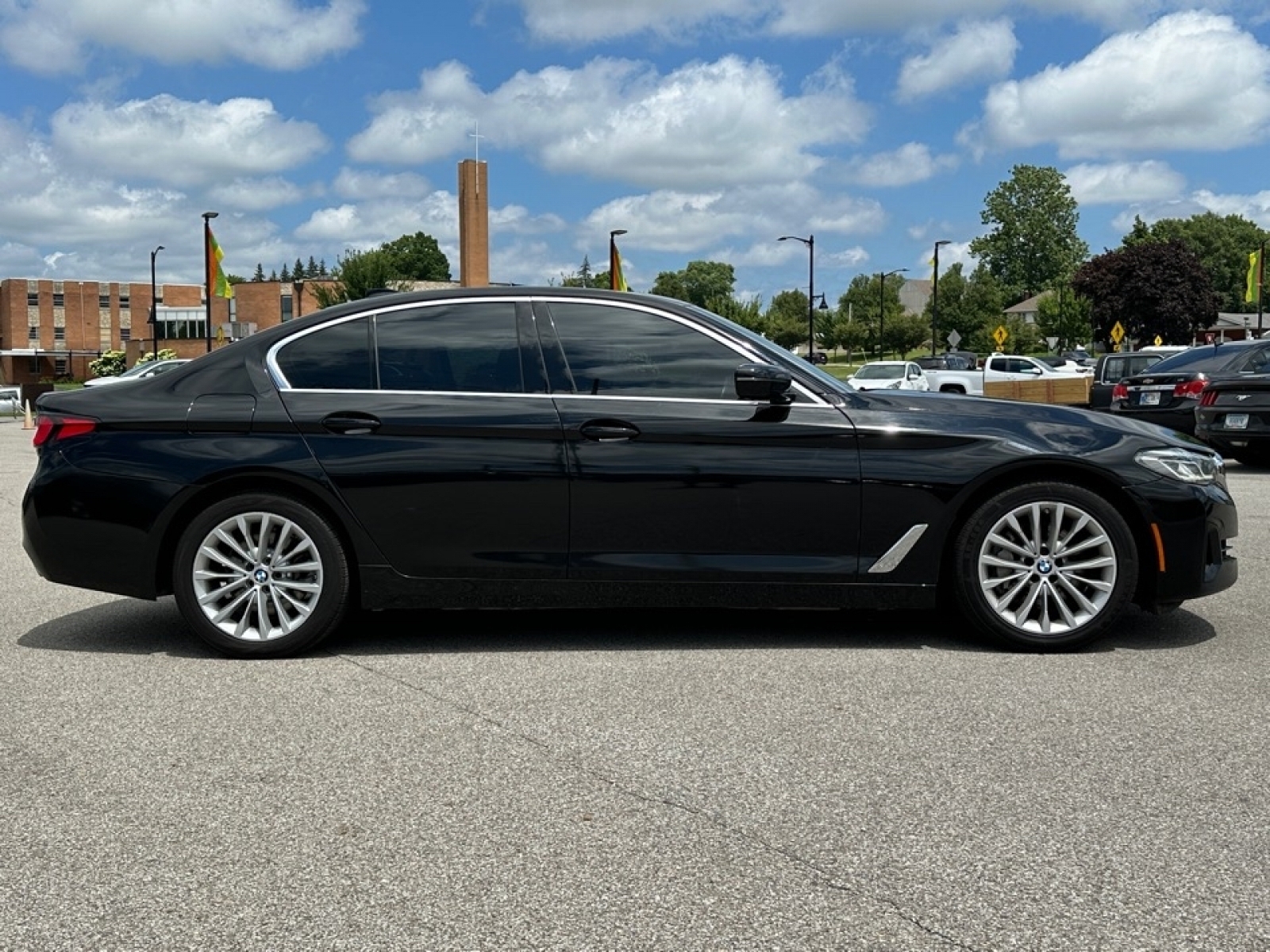 2021 BMW 530i