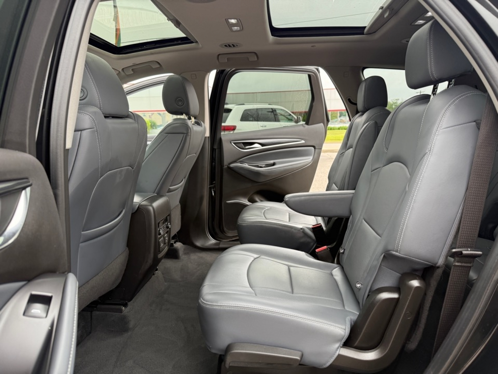 2021 Buick Enclave AWD Essence, 38434, Photo