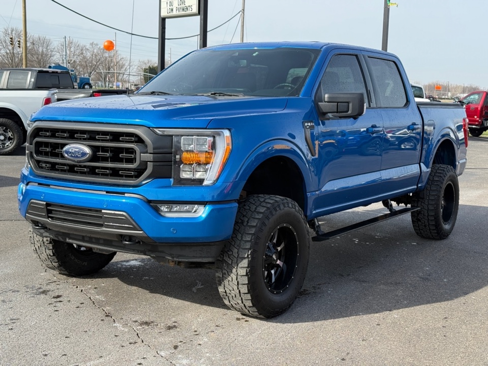 View vehicle photo 4