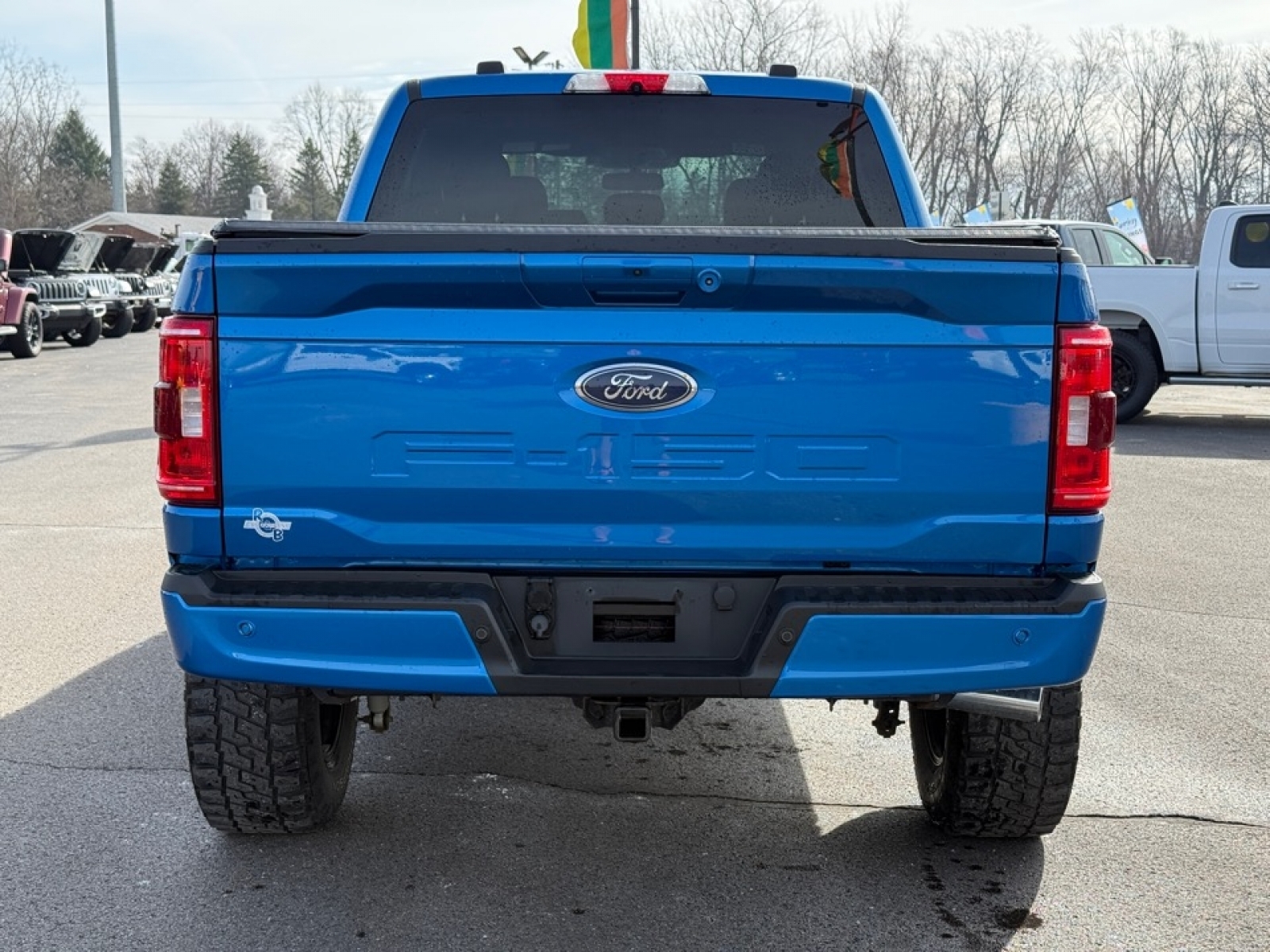 View vehicle photo 7