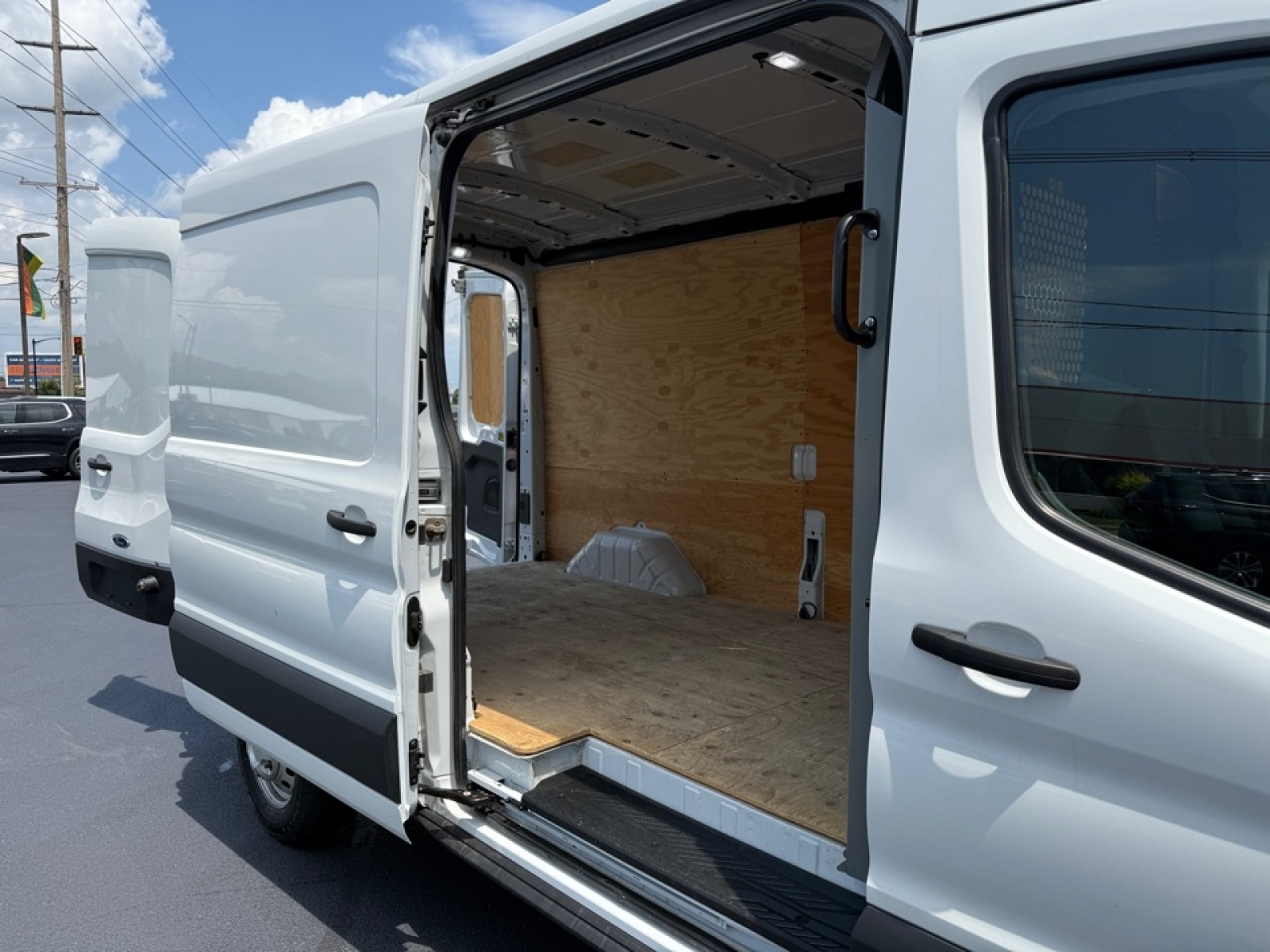 2021 Ford Transit photo 16