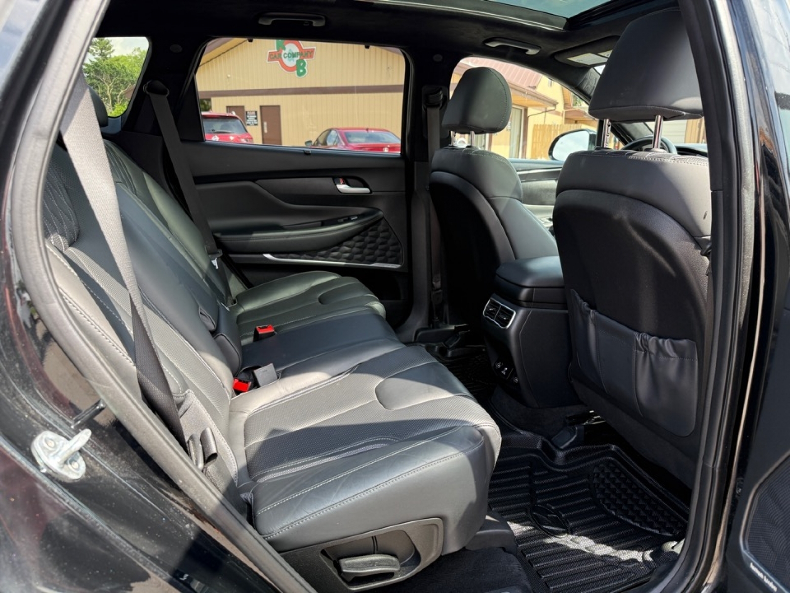 2021 Hyundai Santa Fe Ultimate Calligraphy, 38396, Photo