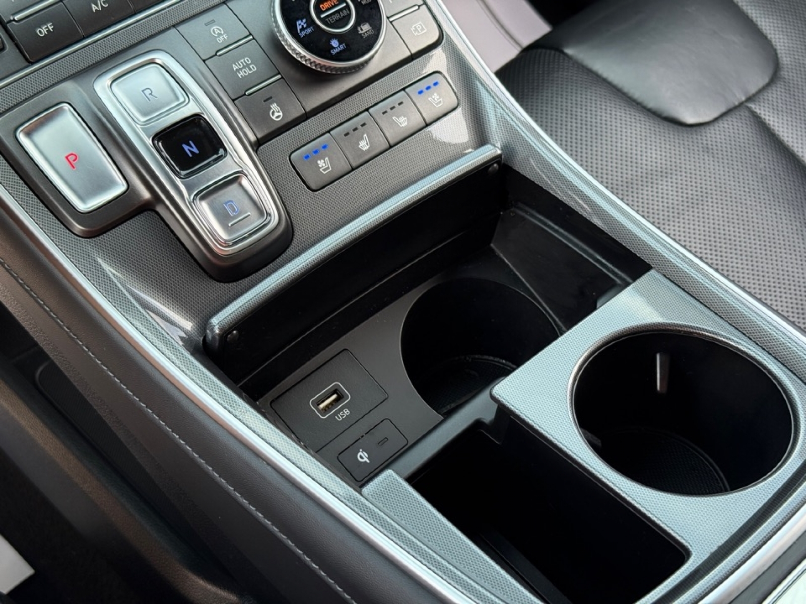 2021 Hyundai Santa Fe Ultimate Calligraphy, 38396, Photo