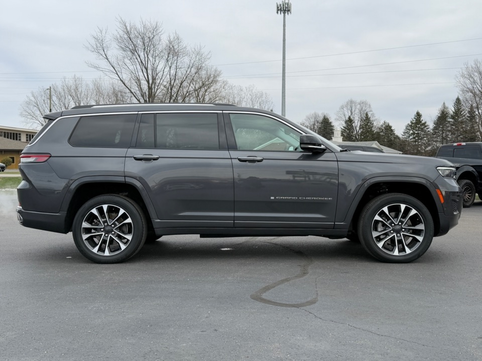 2021 Jeep Grand Cherokee L image