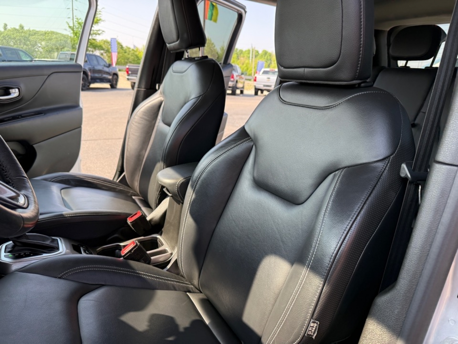 2021 Jeep Renegade Limited 4X4, 38421, Photo