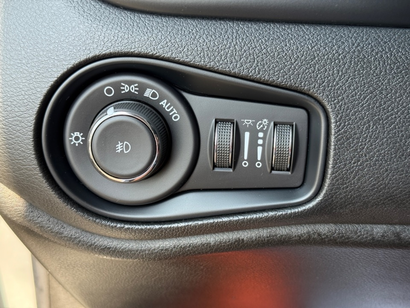 2021 Jeep Renegade Limited 4X4, 38421, Photo