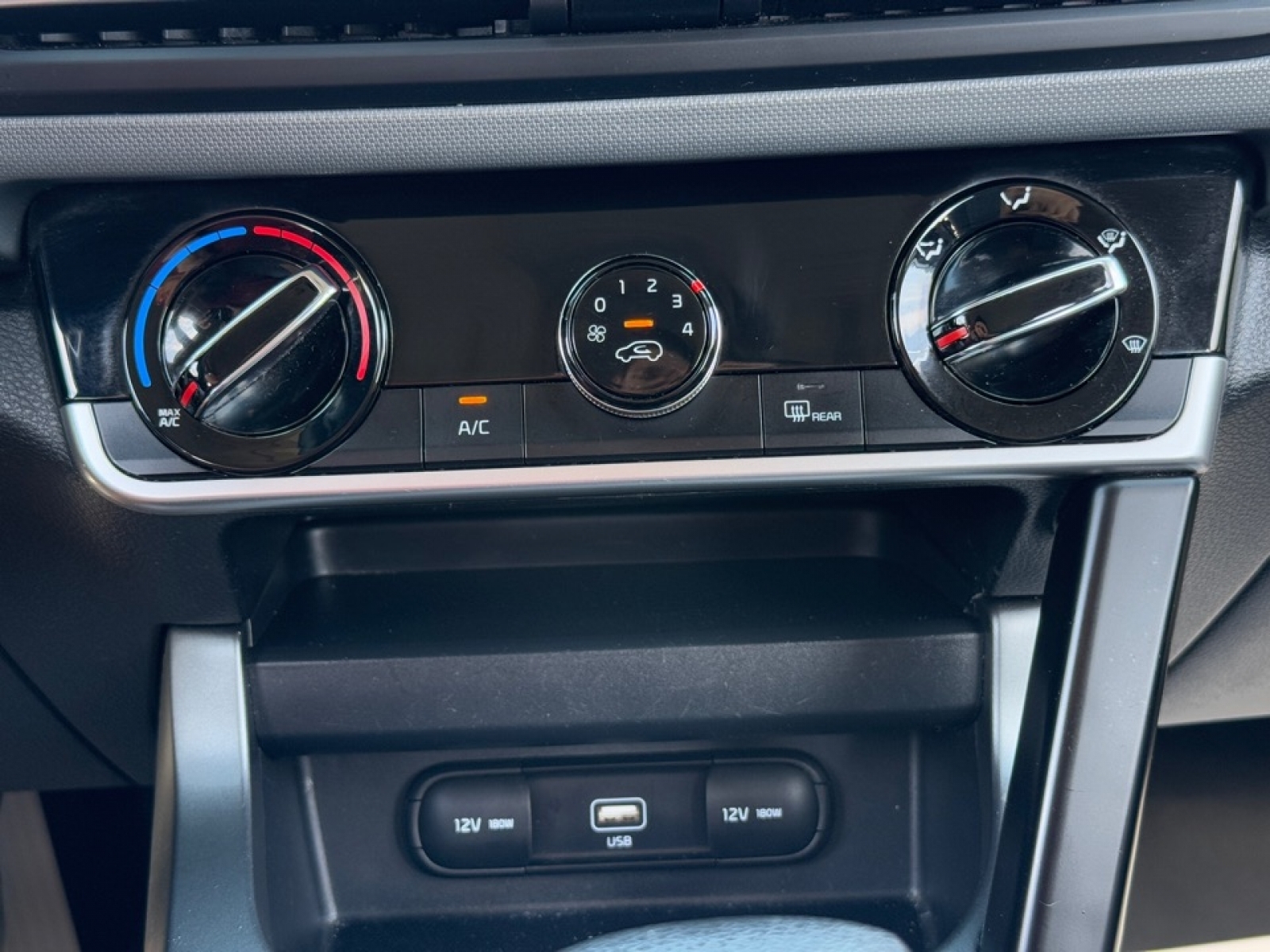 2021 Kia Seltos LX, 39007, Photo