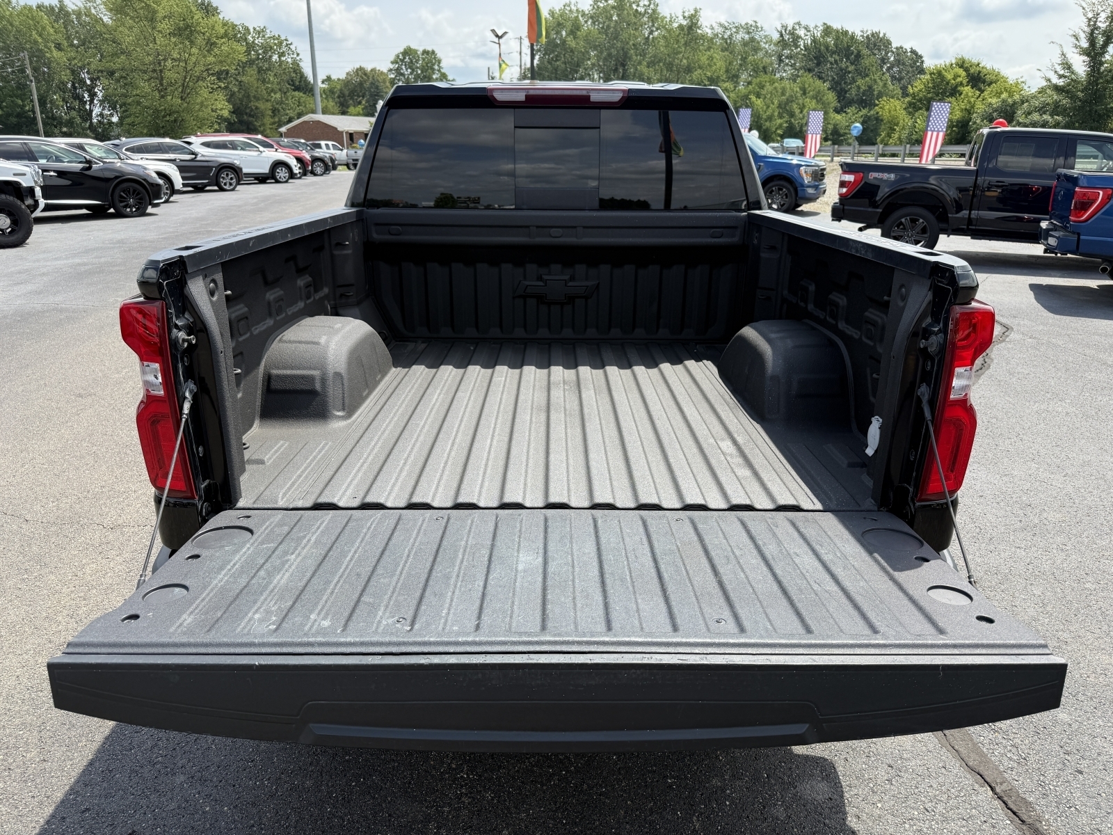 2022 Chevrolet Silverado 1500 LTD 4WD Crew Cab Short Bed LT Trail Boss, 38600, Photo