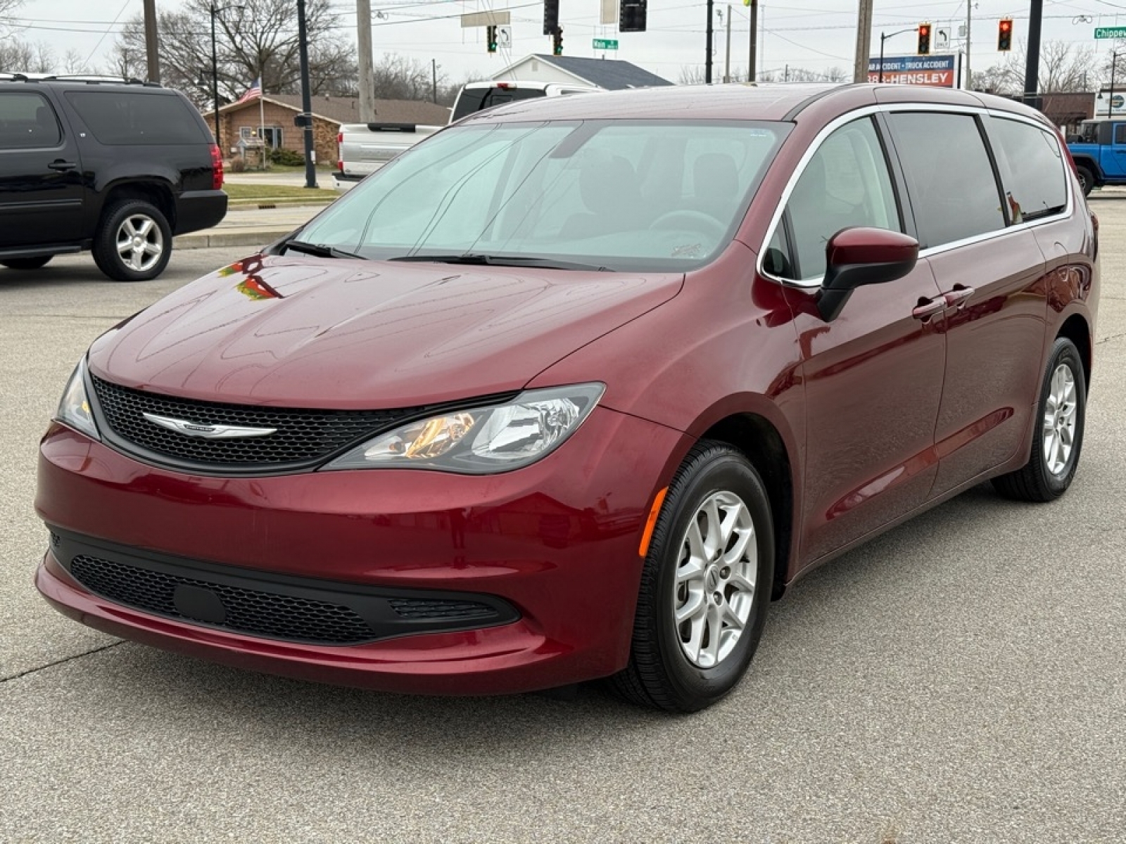 2022 Chrysler Voyager image