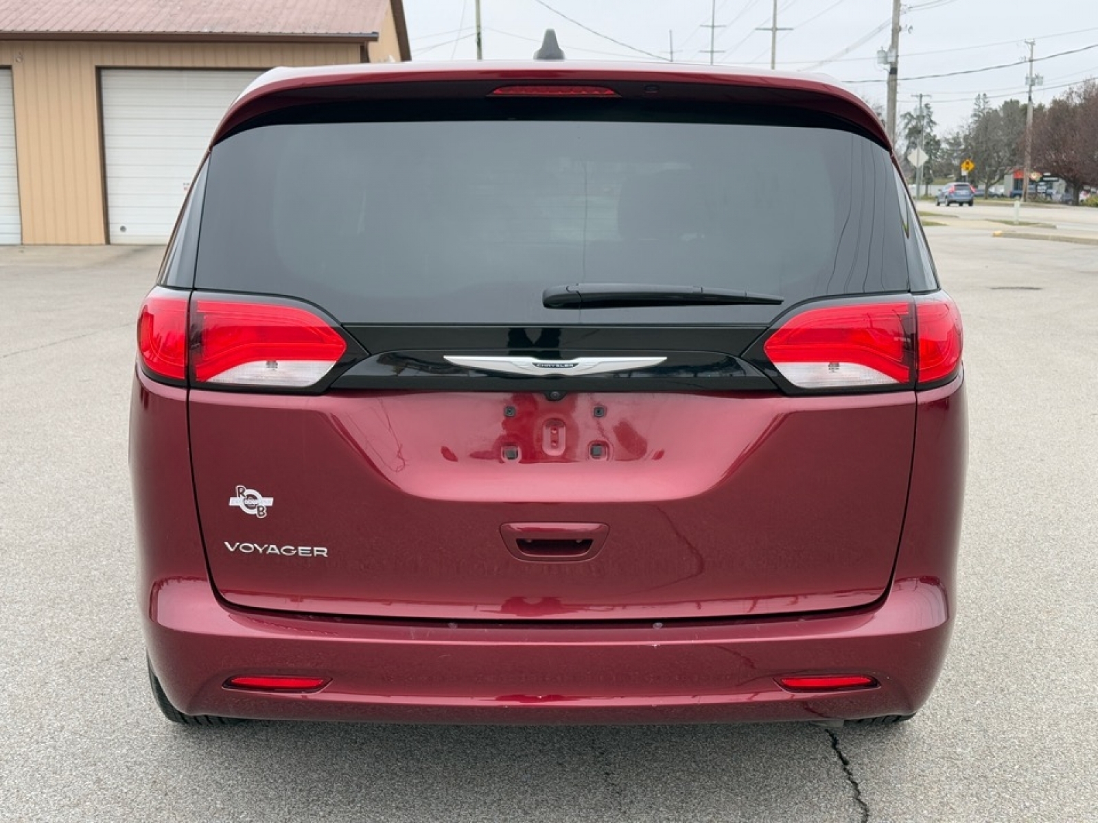 2022 Chrysler Voyager image