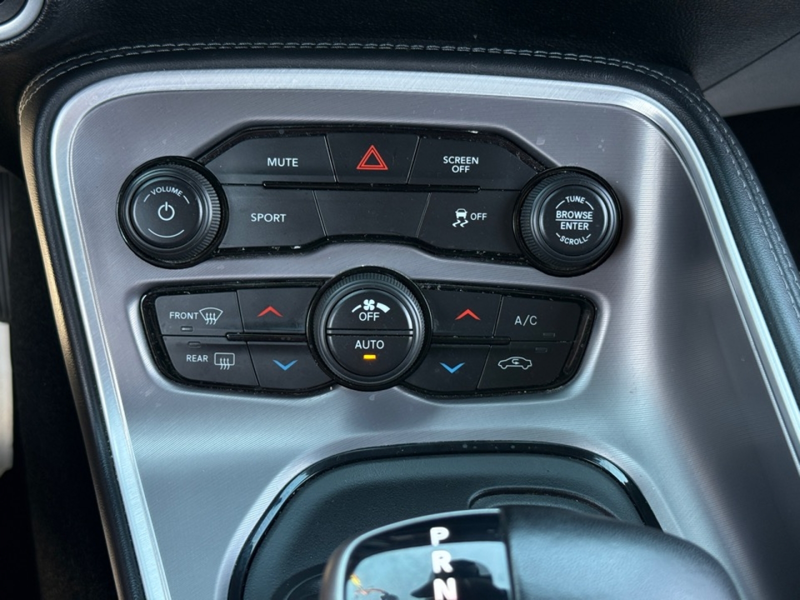 2022 Dodge Challenger SXT, 38924, Photo