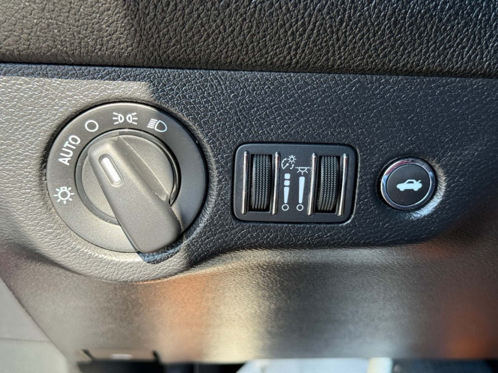 2022 Dodge Challenger SXT, 38924, Photo